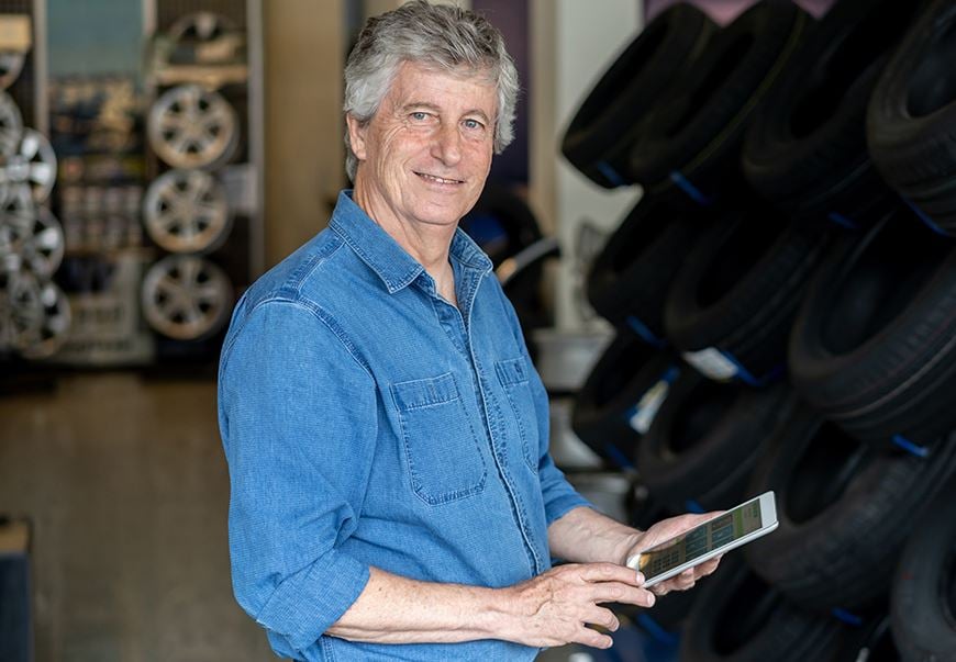 shop owner texting